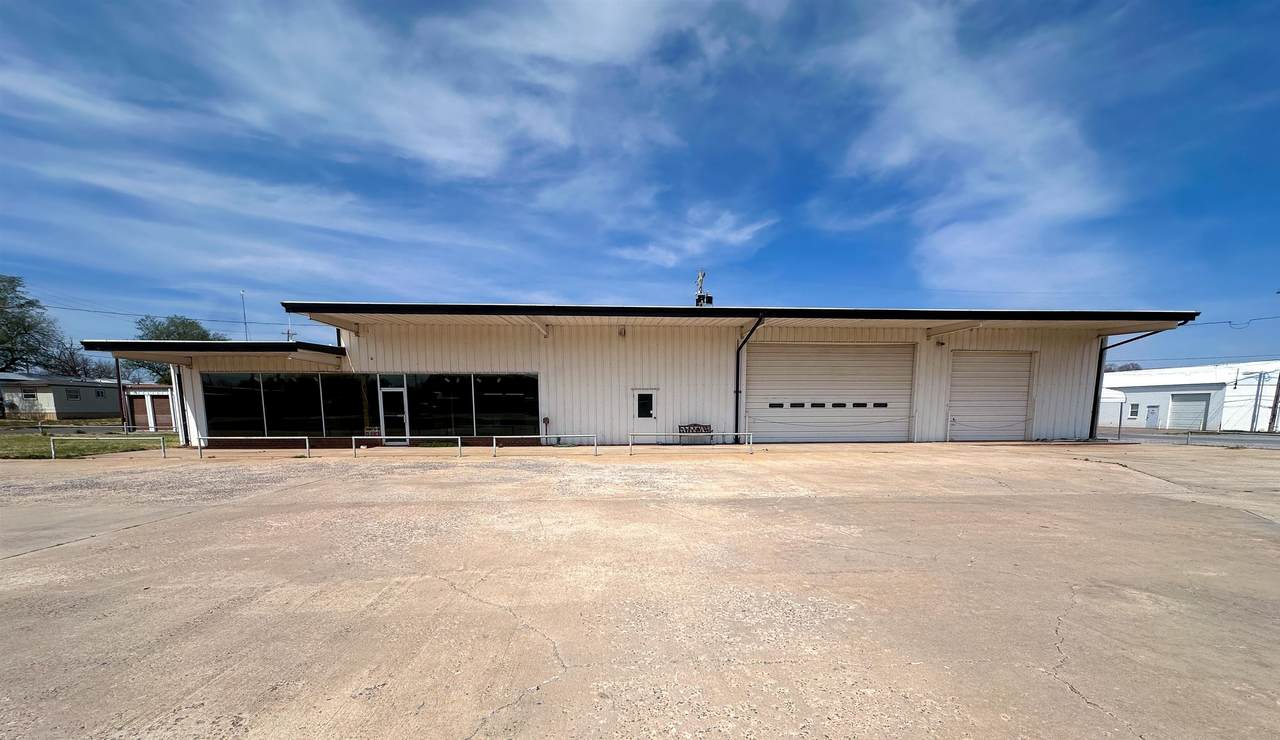 2424 Oklahoma Ave - Photo 1