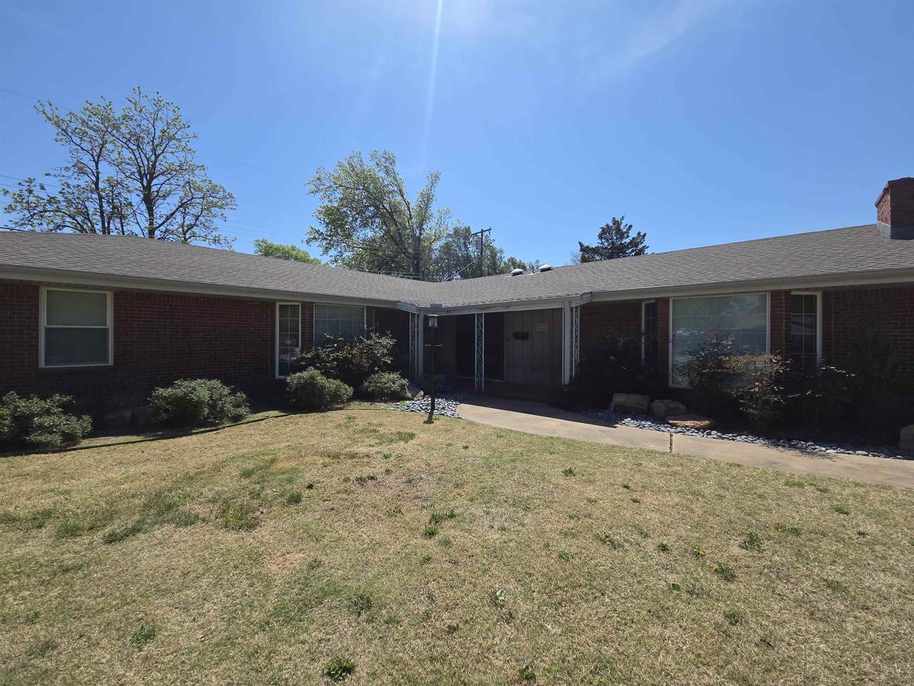 2905 Broadway Ave - Photo 1