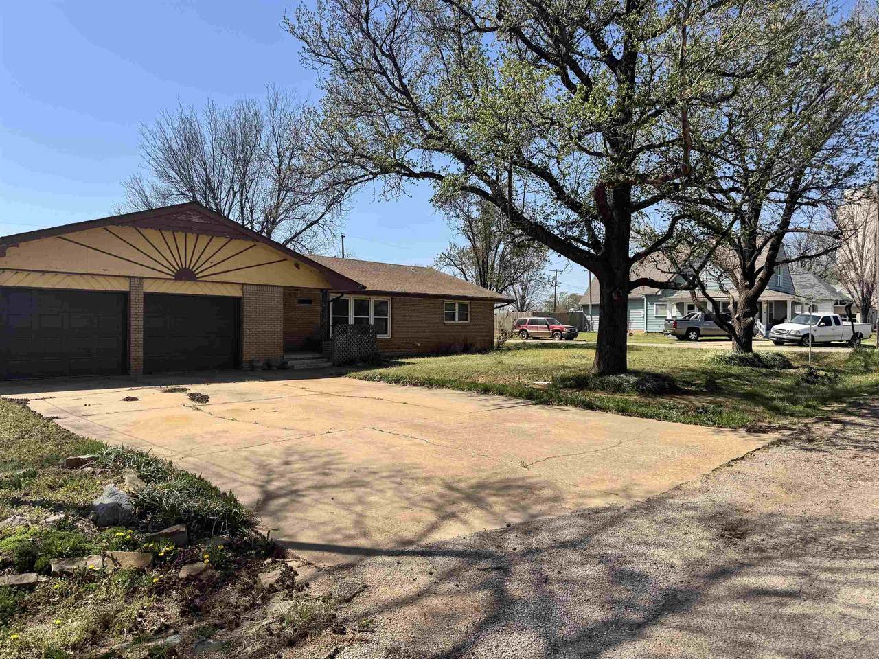 1518 Poplar St - Photo 1