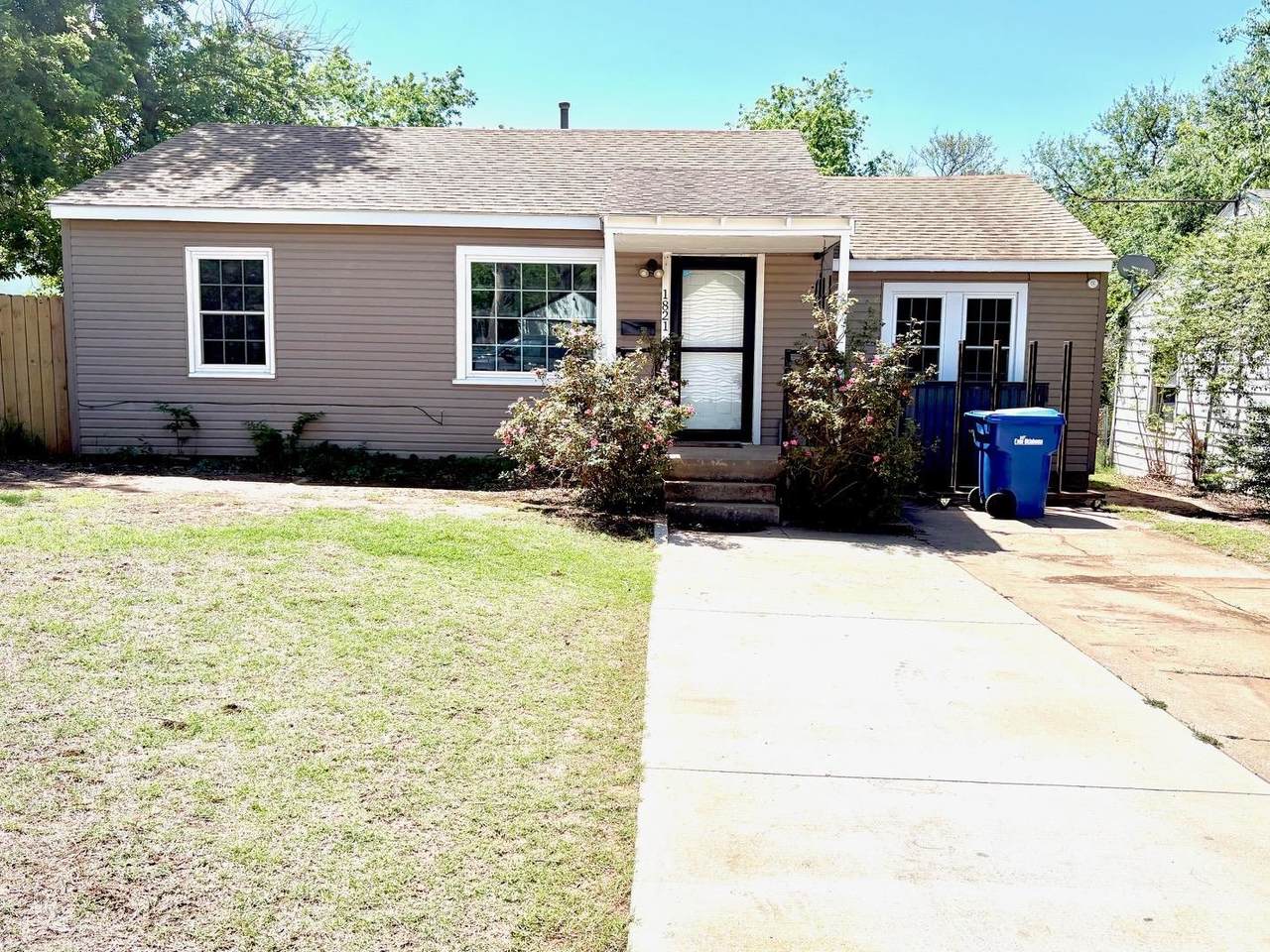 1821 Oklahoma - Photo 1
