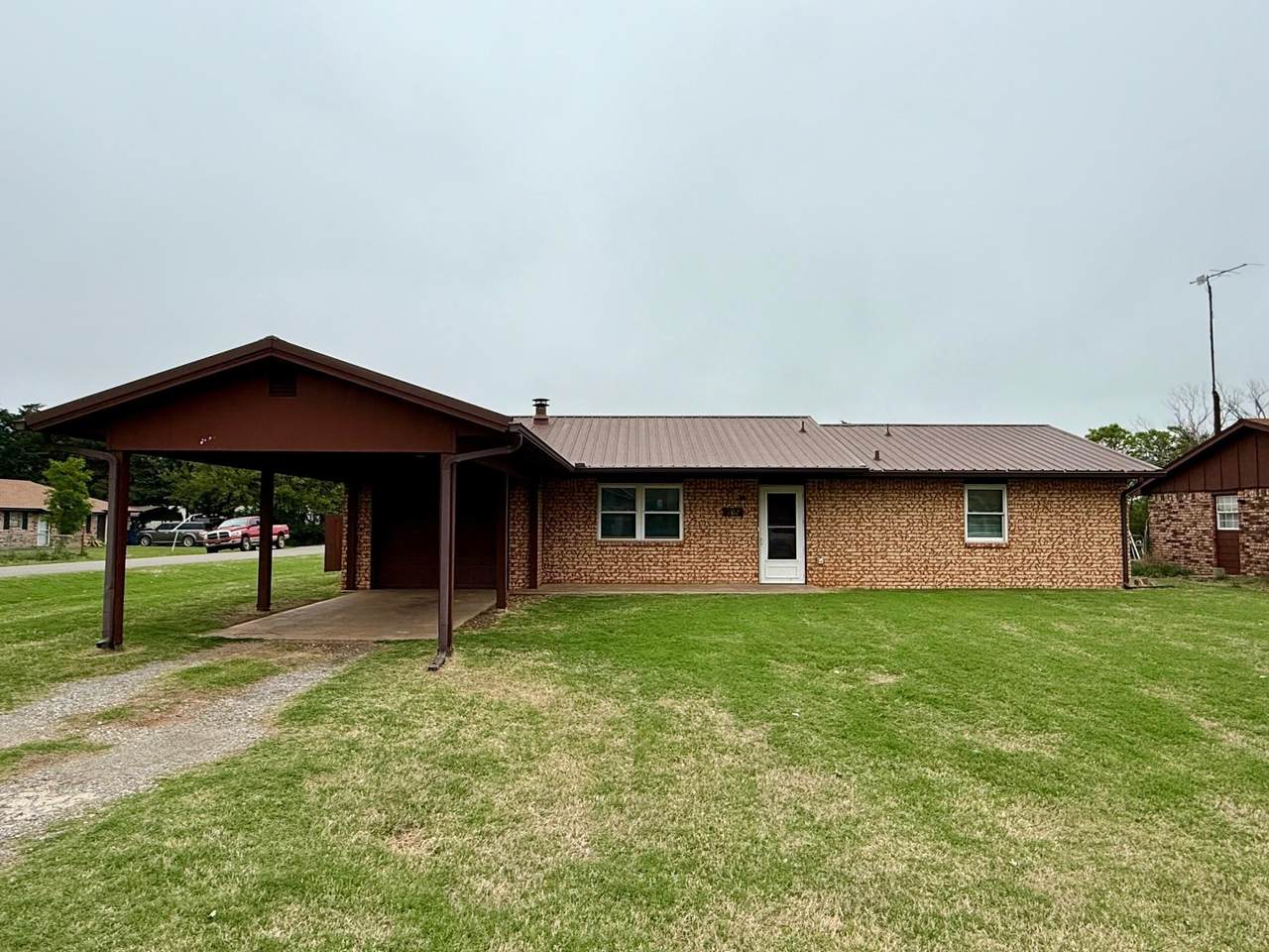 702 Teri Ln - Photo 1