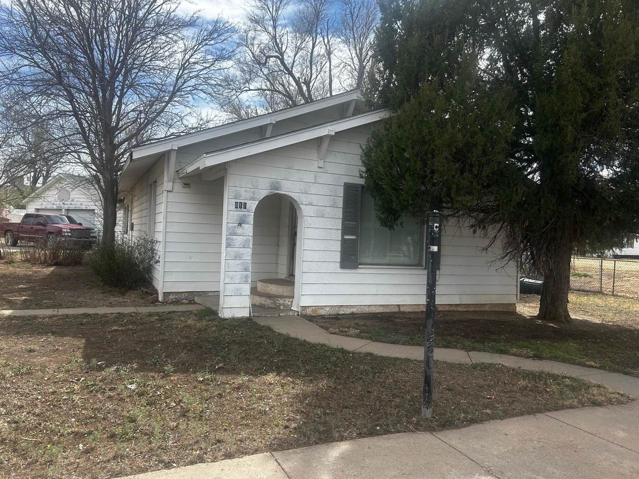 811 Main Street - Photo 1