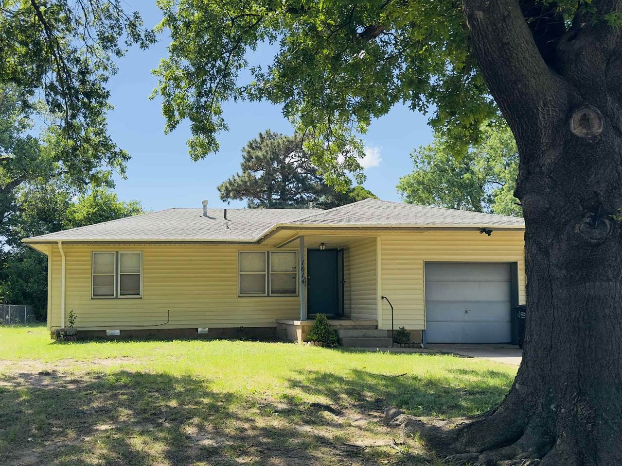 1614 Quincy St - Photo 1