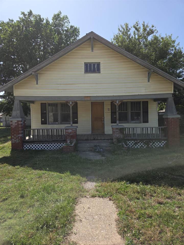 322 11th St - Photo 1