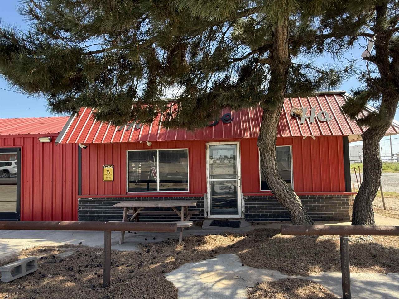 421 Russworm Dr - Photo 1