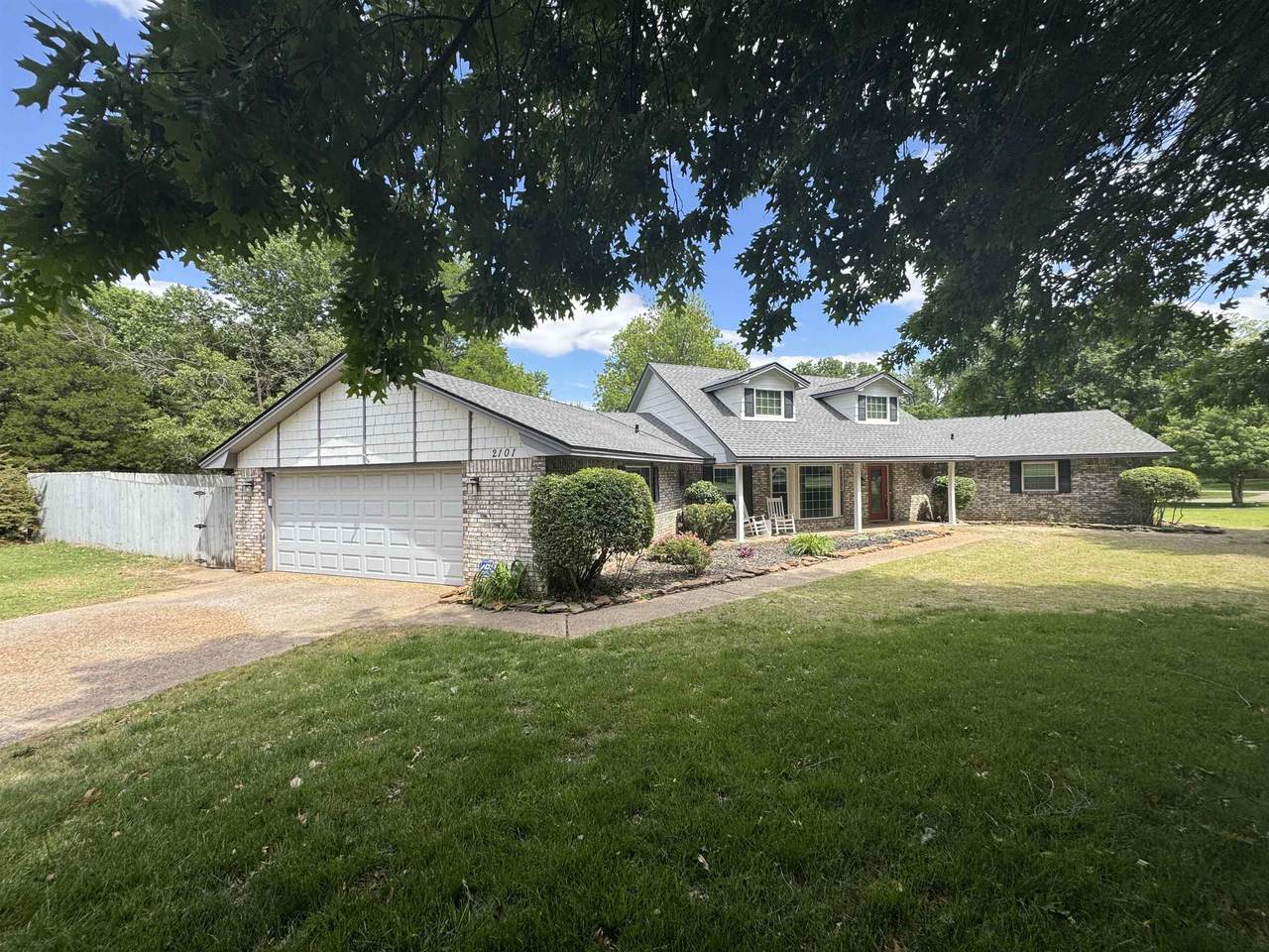 2101 Quailwood Dr - Photo 1