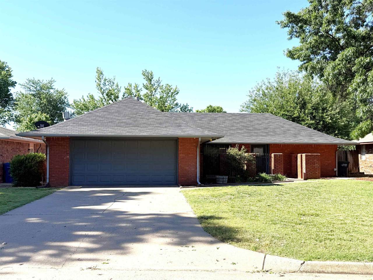 4013 Oakcrest Ave - Photo 1
