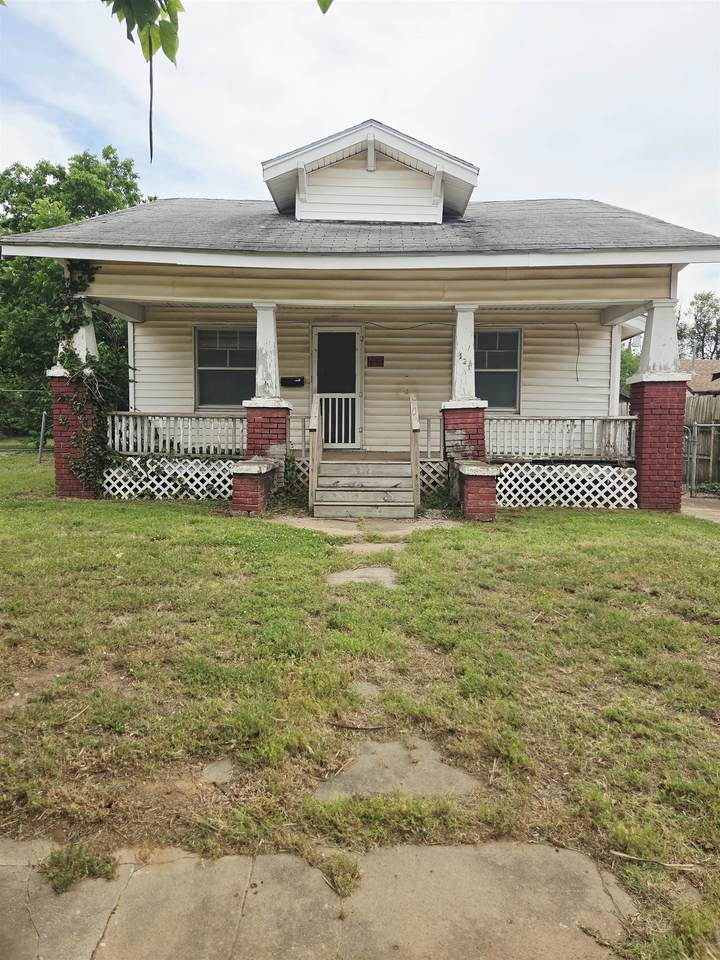 421 Walnut - Photo 1