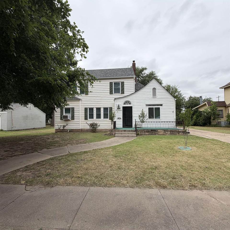 115 6th - Photo 1