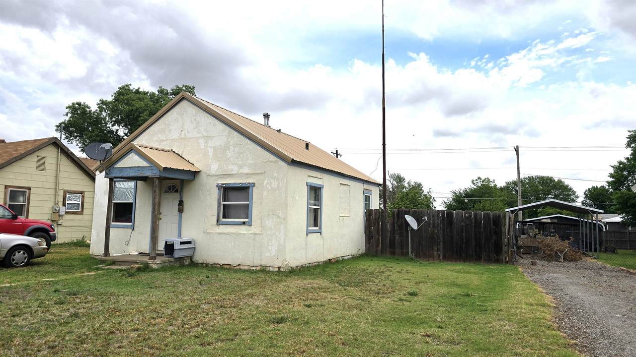 210 11th Ave - Photo 1