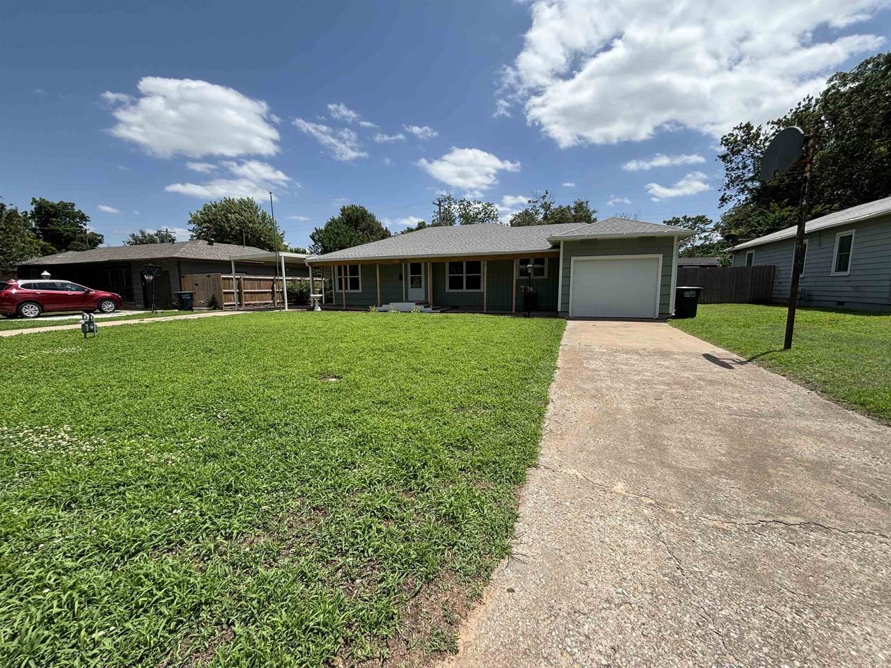 2525 Broadway Ave - Photo 1