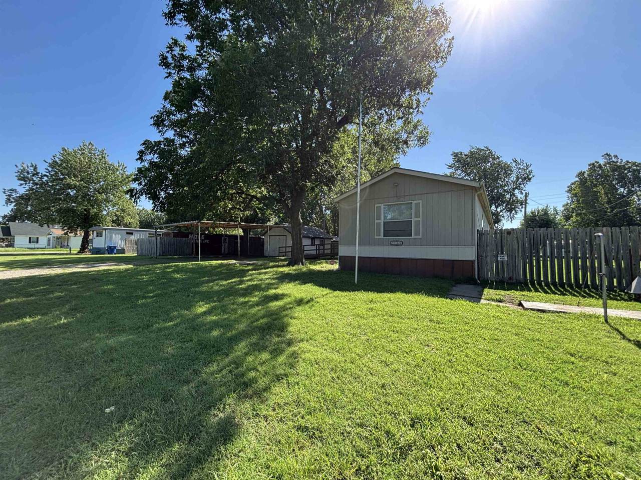 2715 Adams St - Photo 1