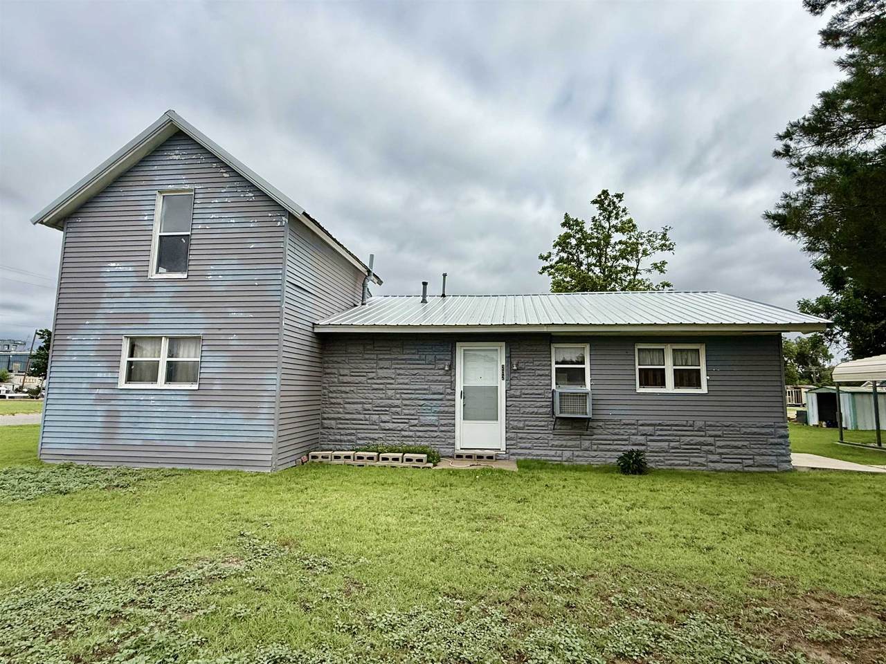 202 Third St - Photo 1