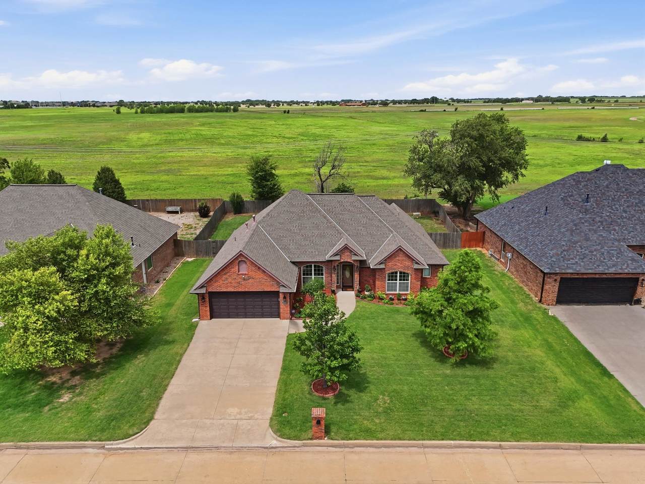 2114 Daybreak - Photo 1