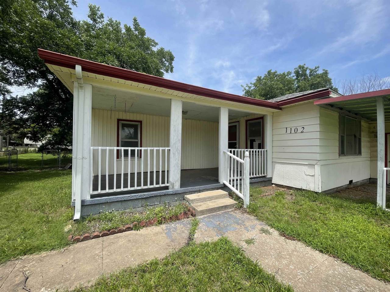 1102 Wilson Ave - Photo 1