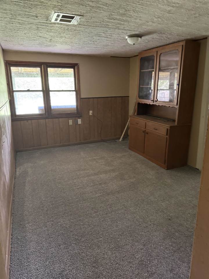 227 Poplar - Photo 1