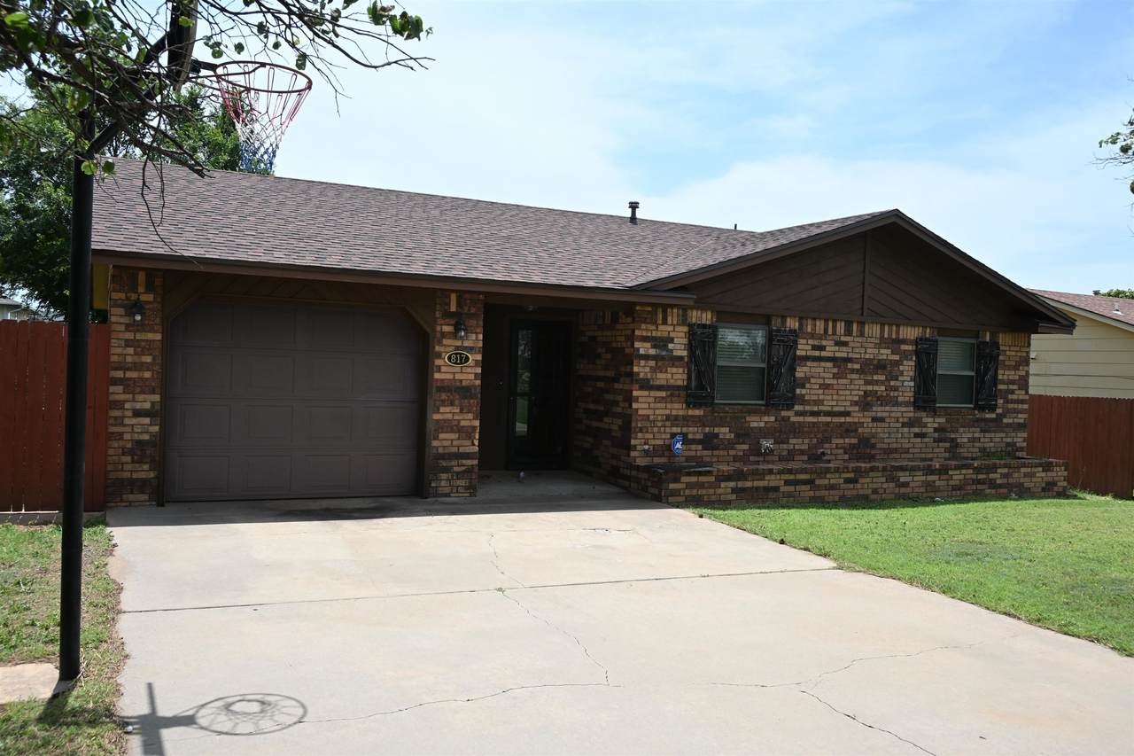817 Lakeridge Dr - Photo 1