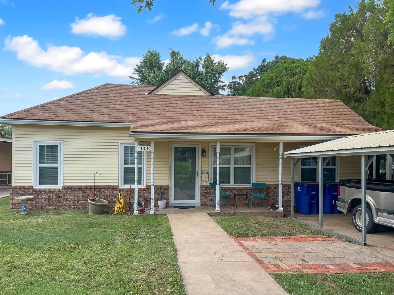 1008 Locust - Photo 1