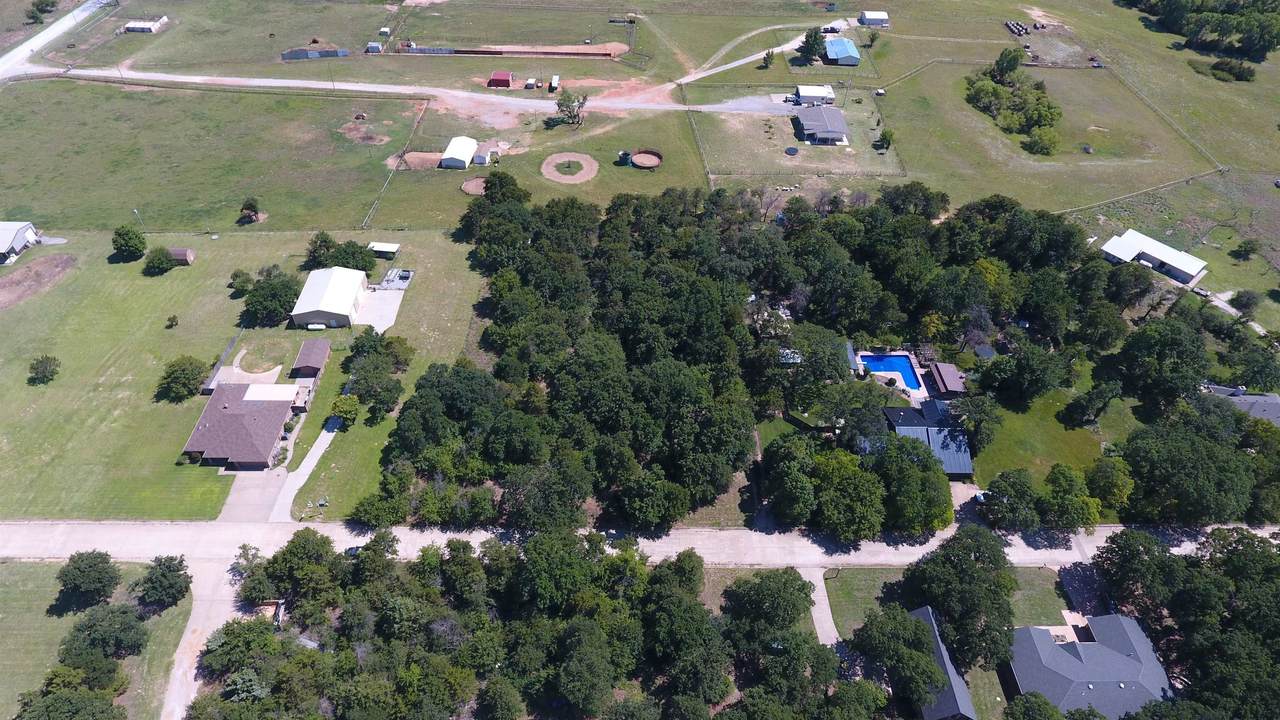 18 Country Club Dr - Photo 1
