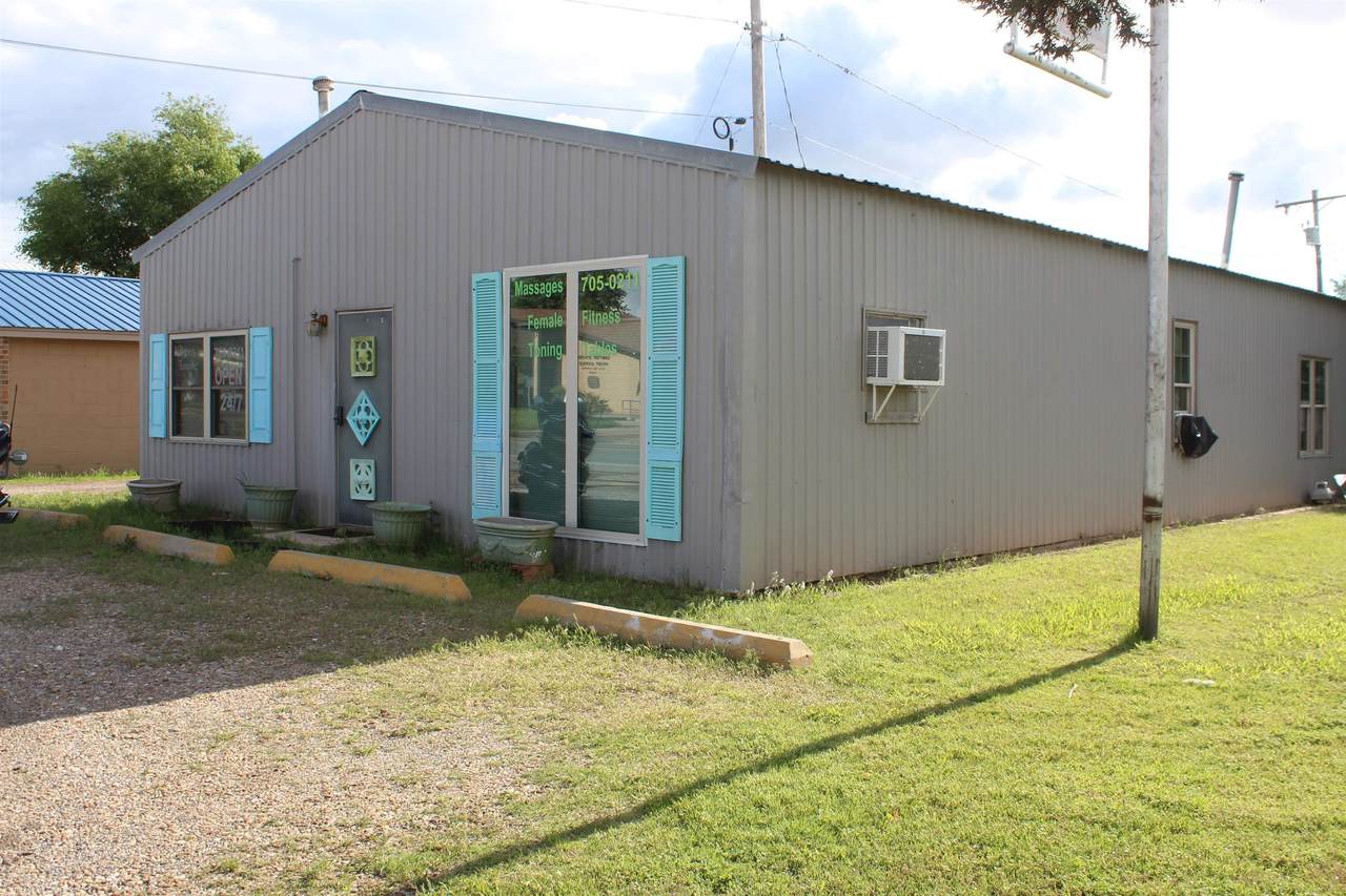 715 Main St - Photo 1