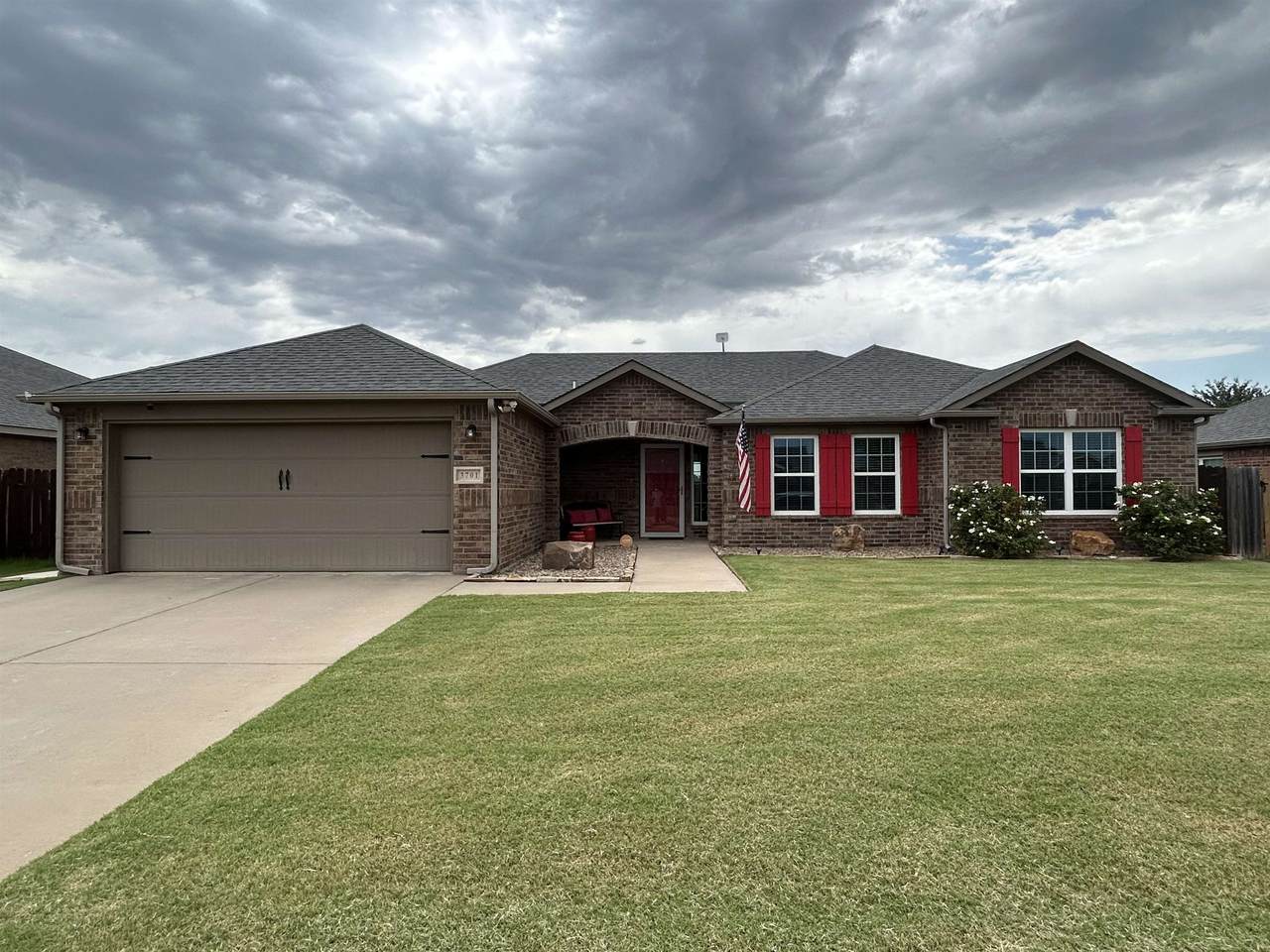 3701 Scarlet Ln - Photo 1