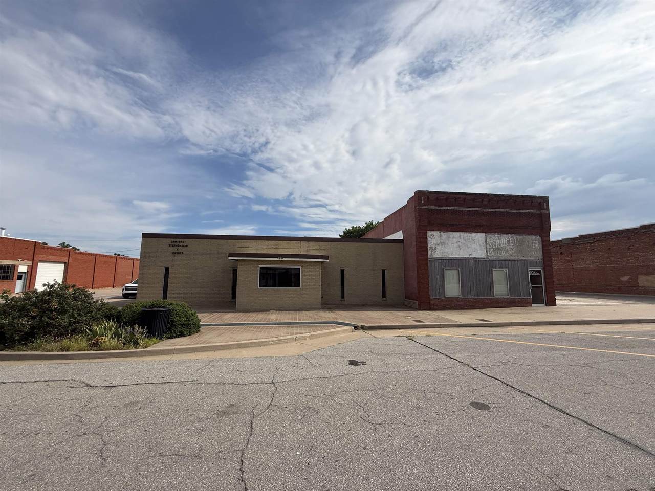120 Main St - Photo 1