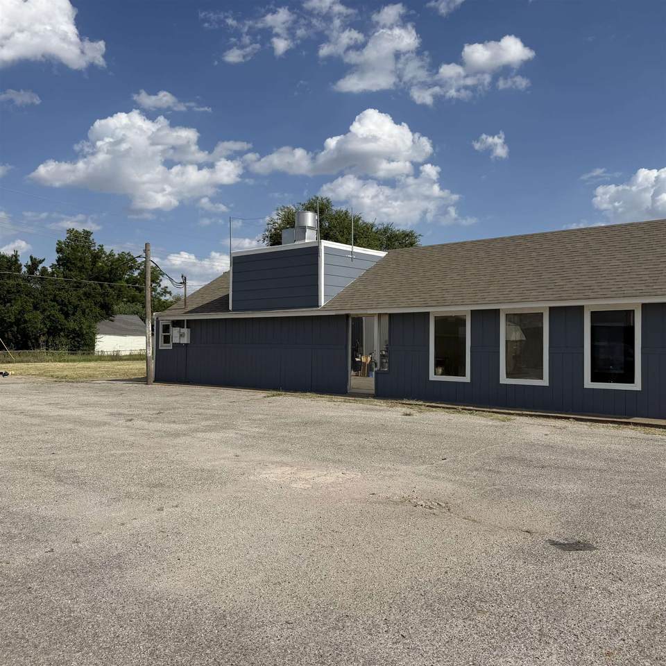 2209 Grand Ave - Photo 1