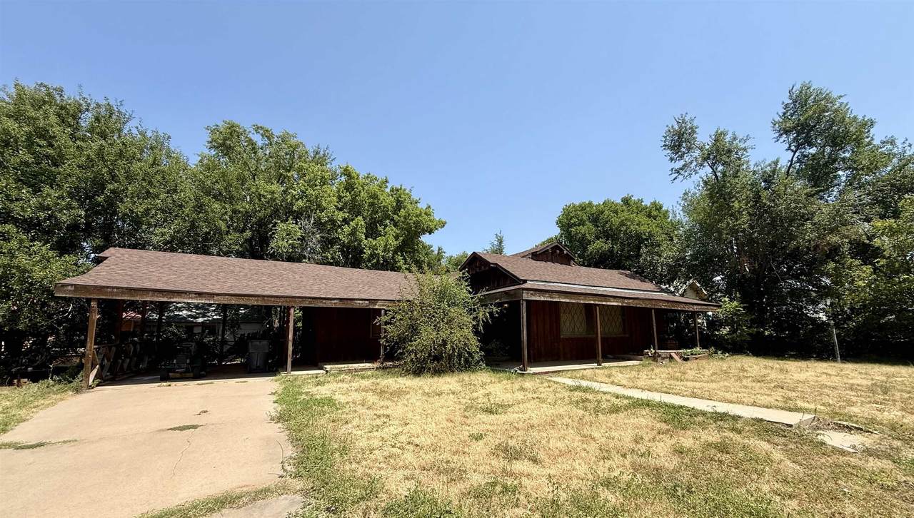 1033 Lasso Lane - Photo 1