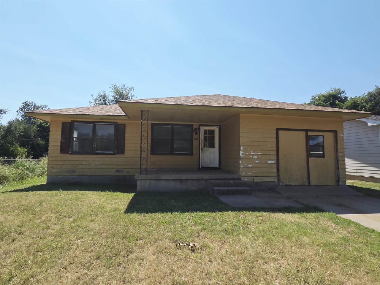 1610 Monroe St - Photo 1