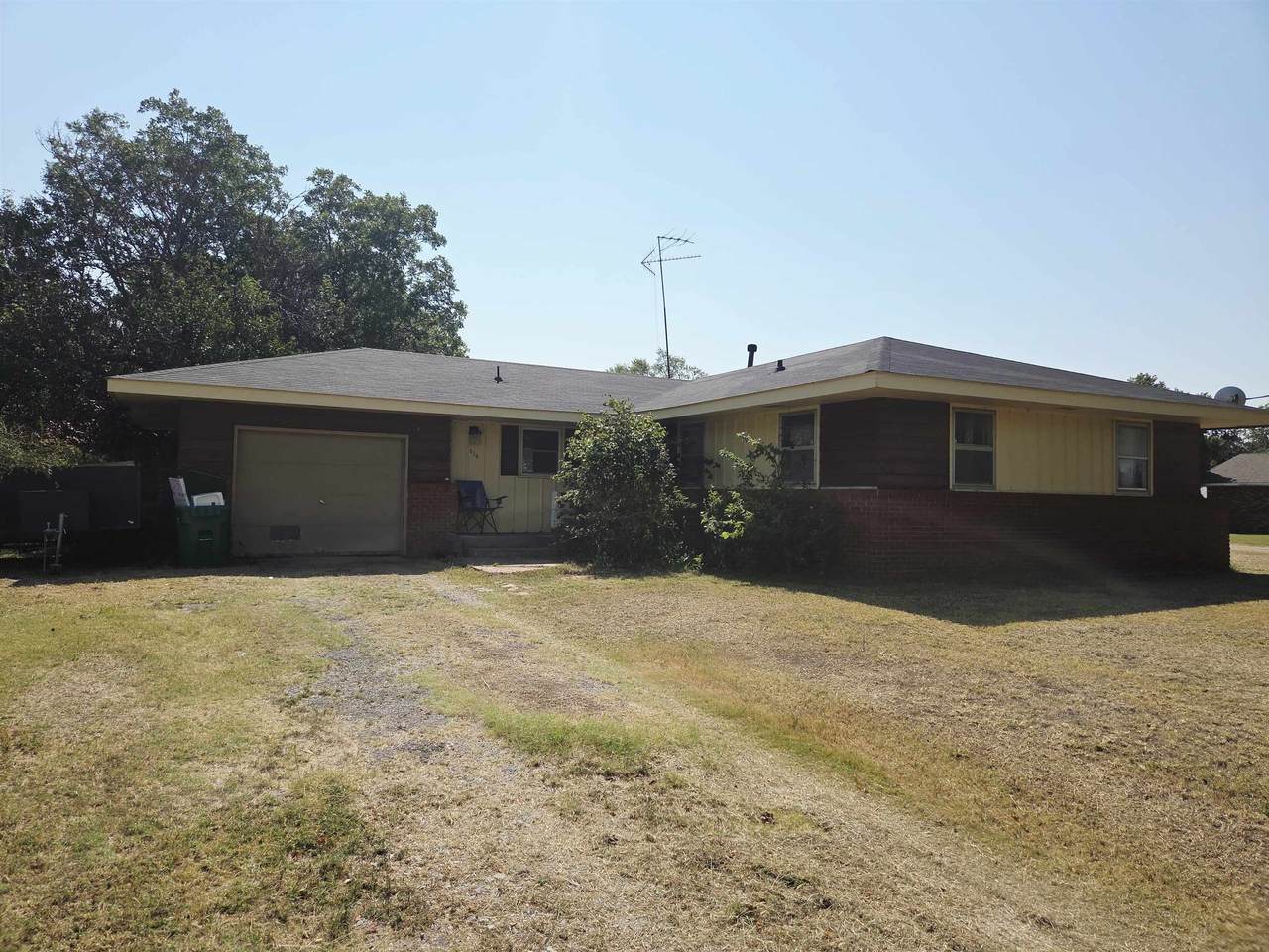 514 Young St - Photo 1