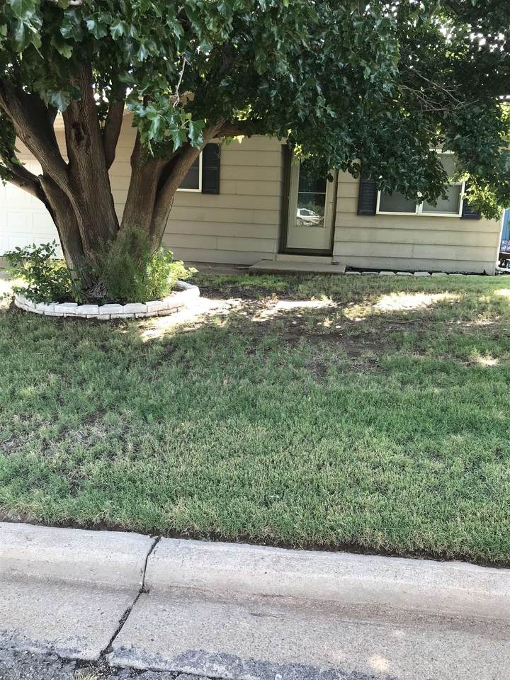 1014 Avenue B - Photo 1