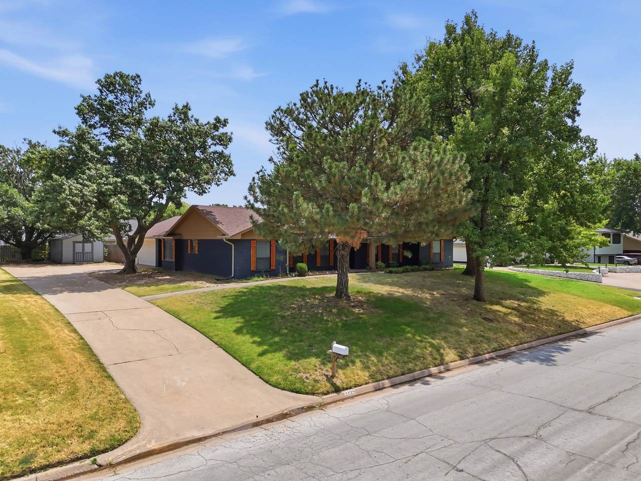 3125 Rockwood - Photo 1