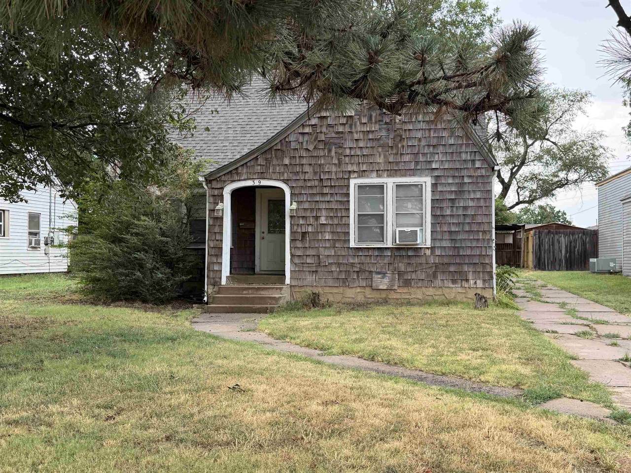 319 University Pl - Photo 1