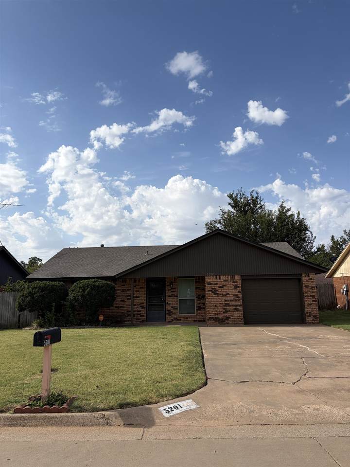 5201 Parkwood - Photo 1