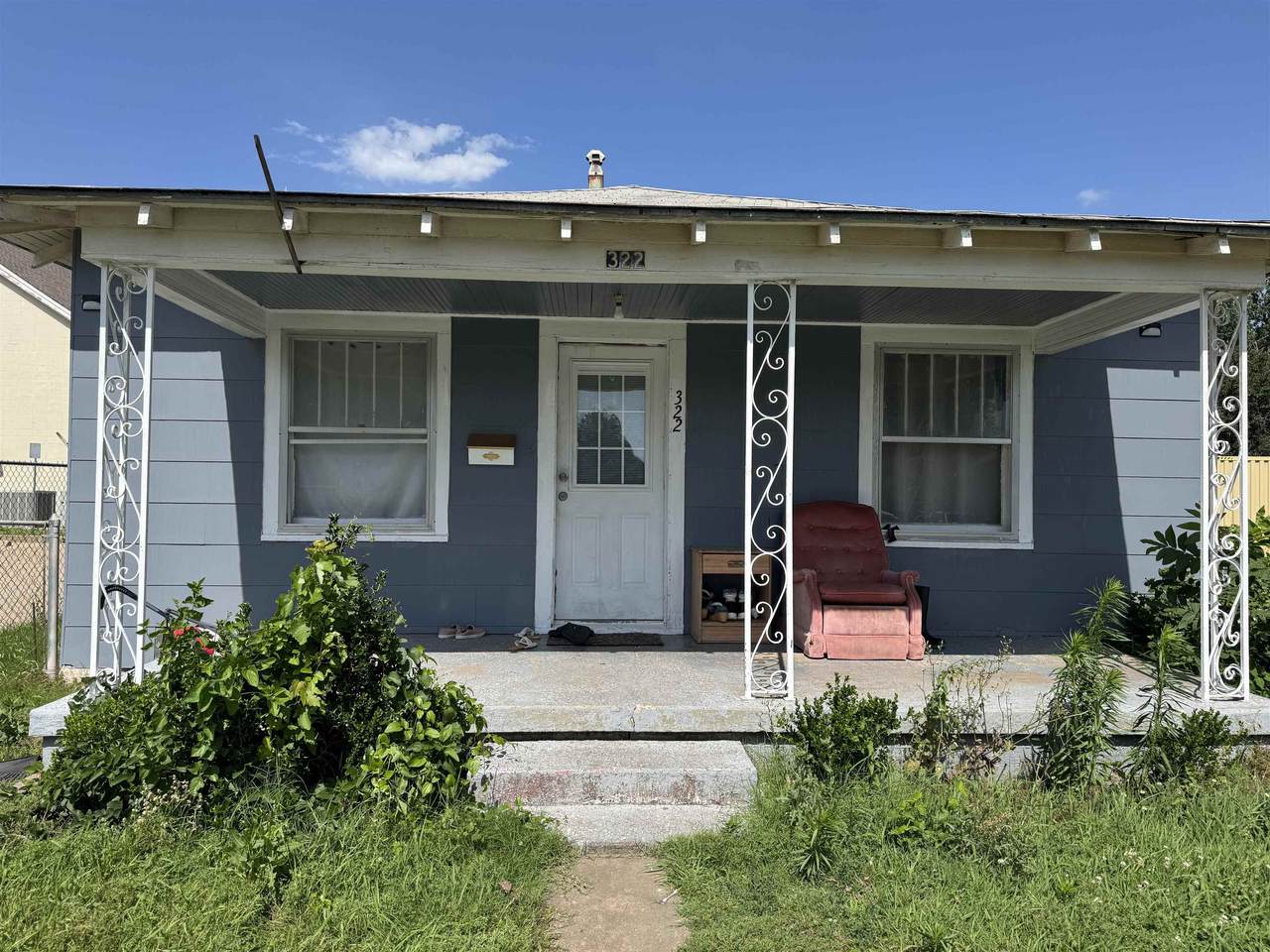 322 Davis - Photo 1