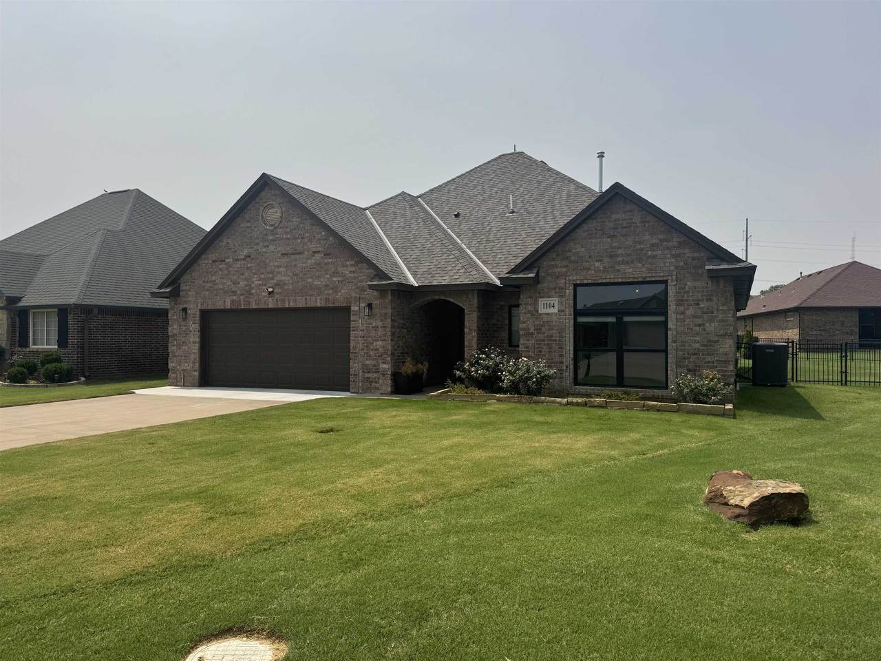 1104 Dalton Ct - Photo 1