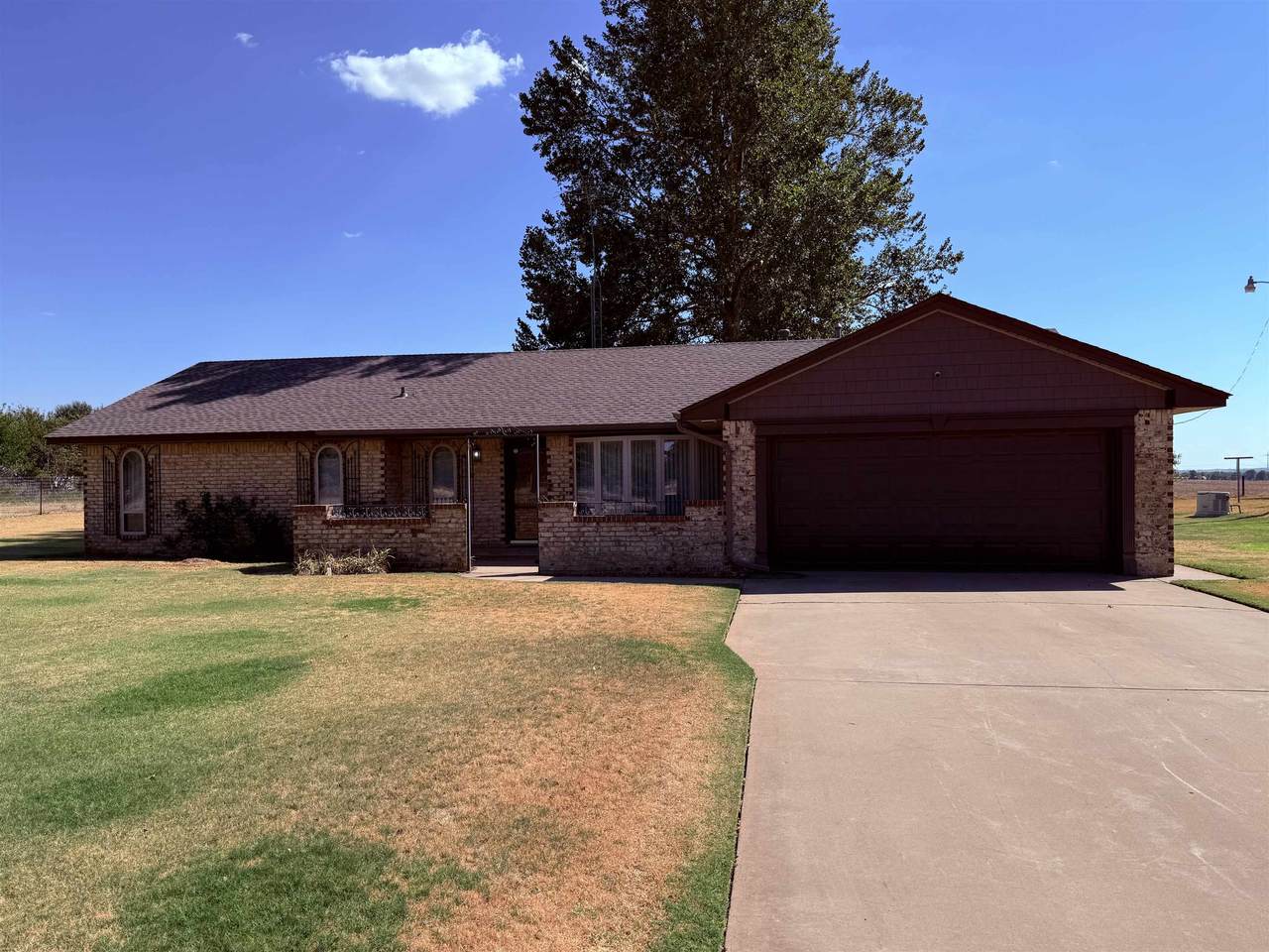 256213 Airport Rd - Photo 1