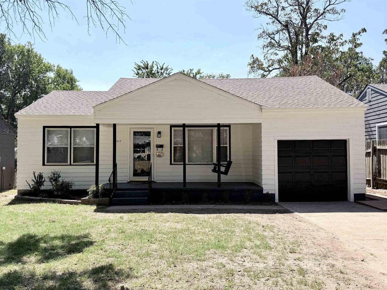 2517 Cherokee - Photo 1