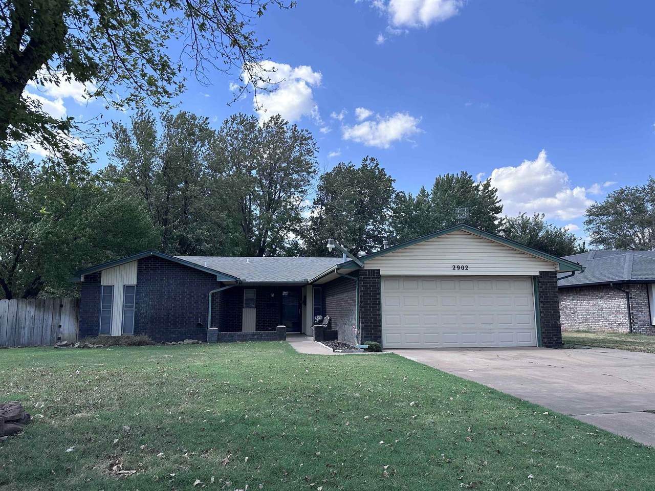 2902 Sunnybroook - Photo 1