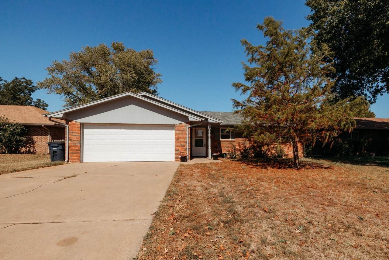 4130 Oakcrest - Photo 1