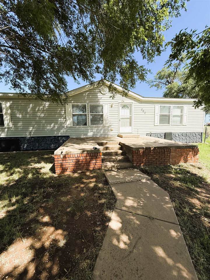 1367 Cherry St - Photo 1