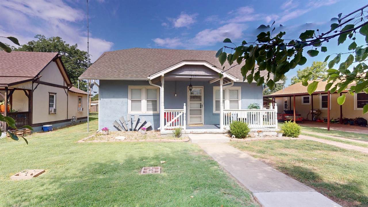 315 Laird St - Photo 1