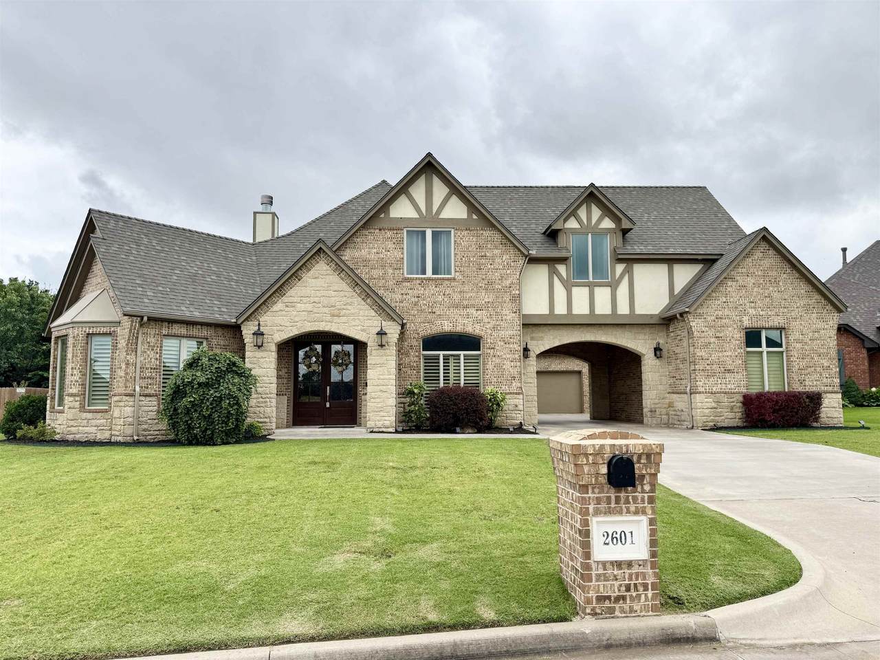 2601 Belle Crossing Dr - Photo 1