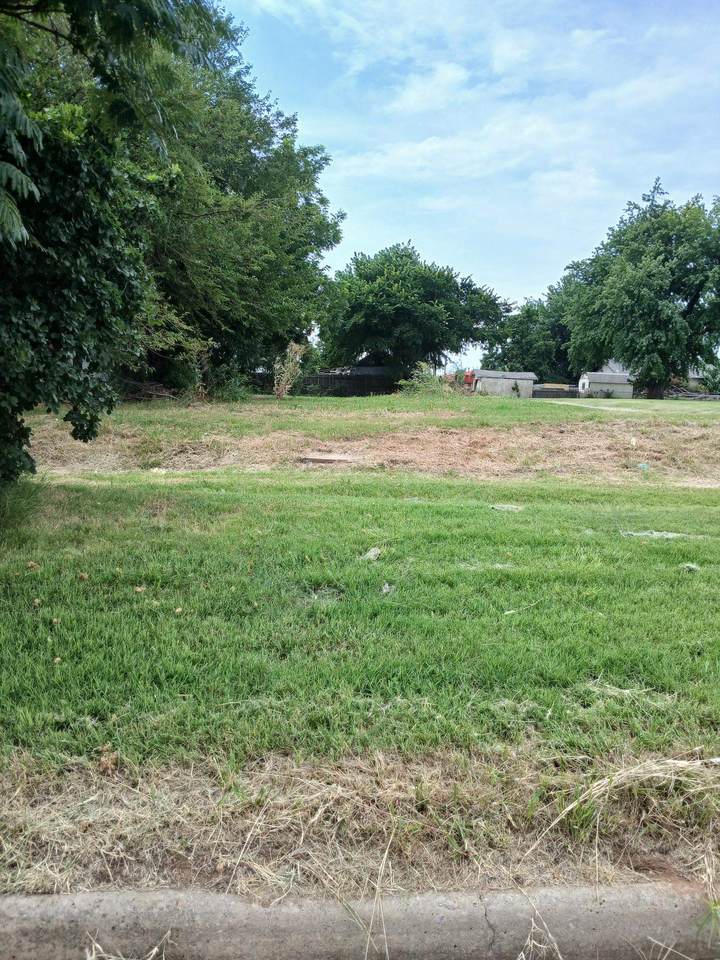 118 First St - Photo 1