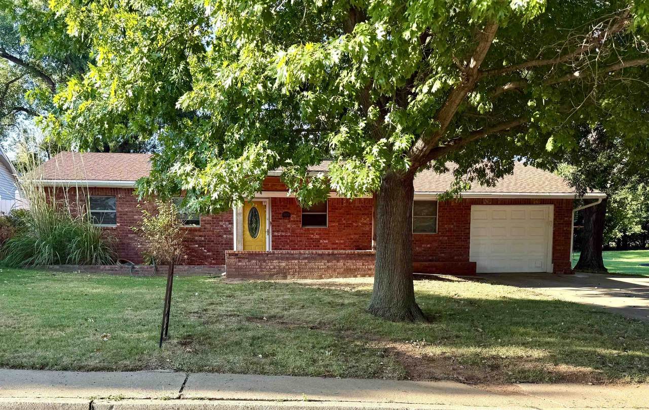 2523 Cherry St - Photo 1