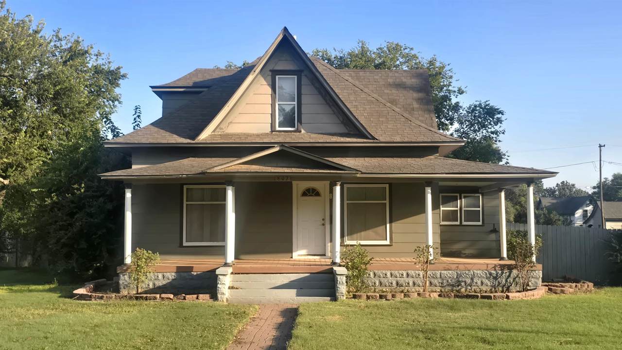 802 Locust St - Photo 1