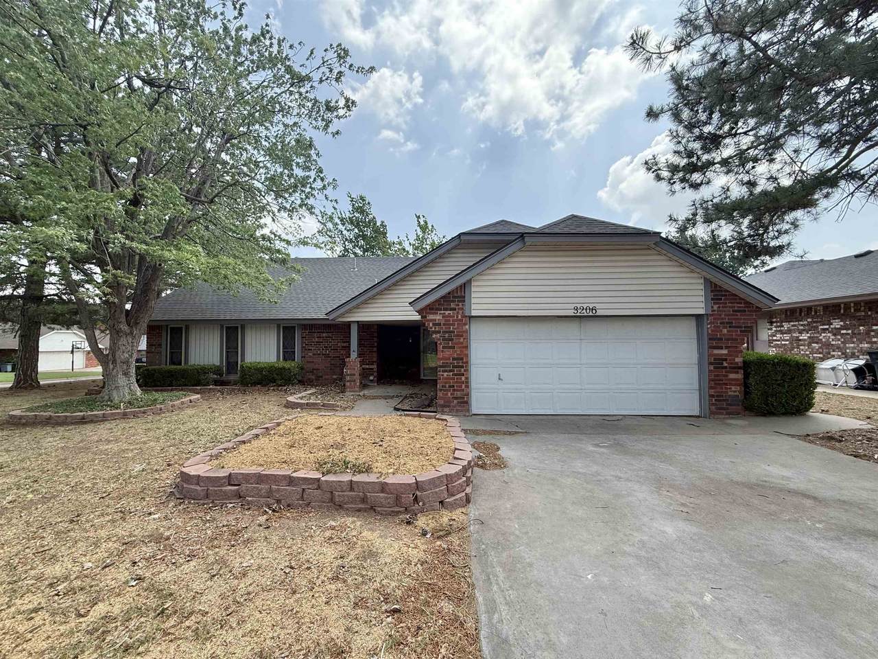 3206 Robin Ridge Rd - Photo 1