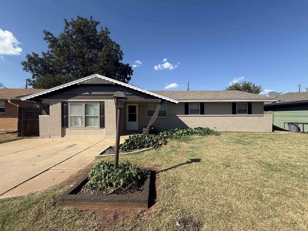 3410 Apache Dr - Photo 1