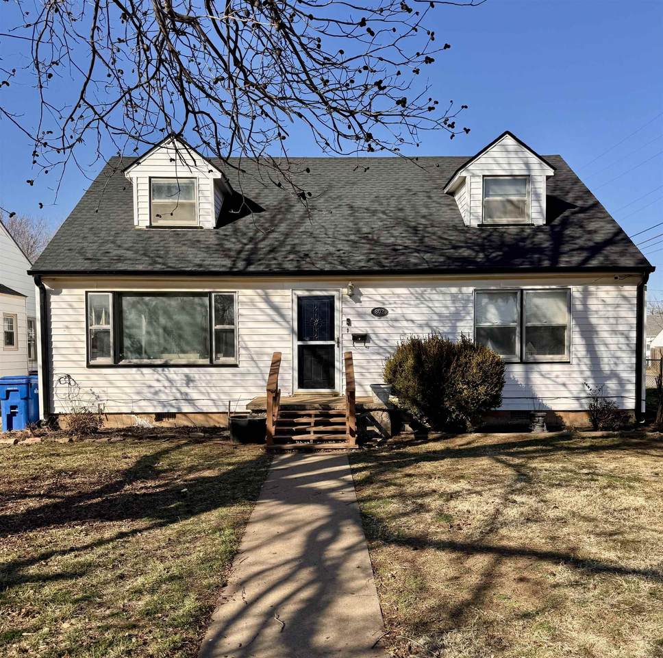 802 Illinois Ave - Photo 1