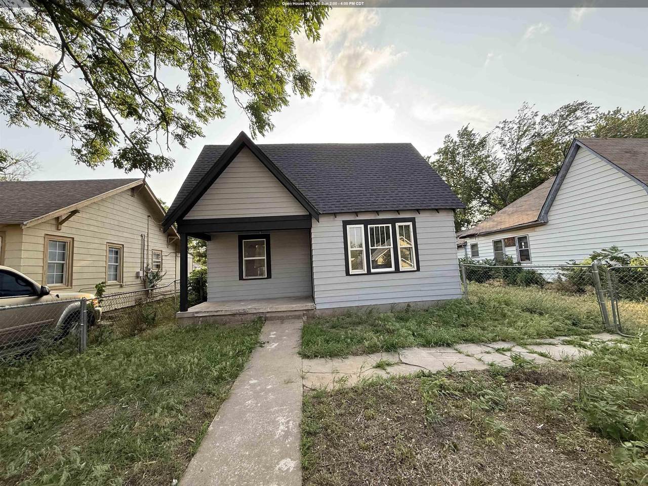 572 Davis - Photo 1